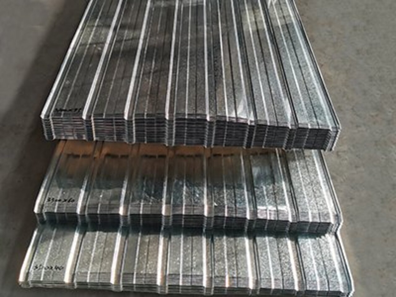 <b>YX10-130-910型彩鋼瓦</b>